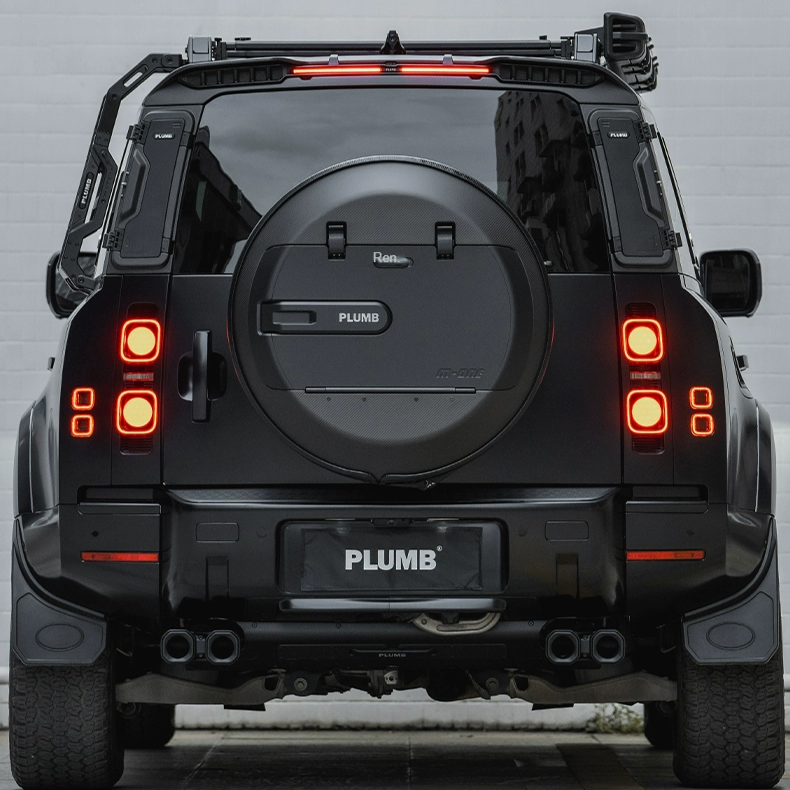 Aileron arrière PLUMB série M-One pour Land Rover Defender 90/110/130 (2020-2025)