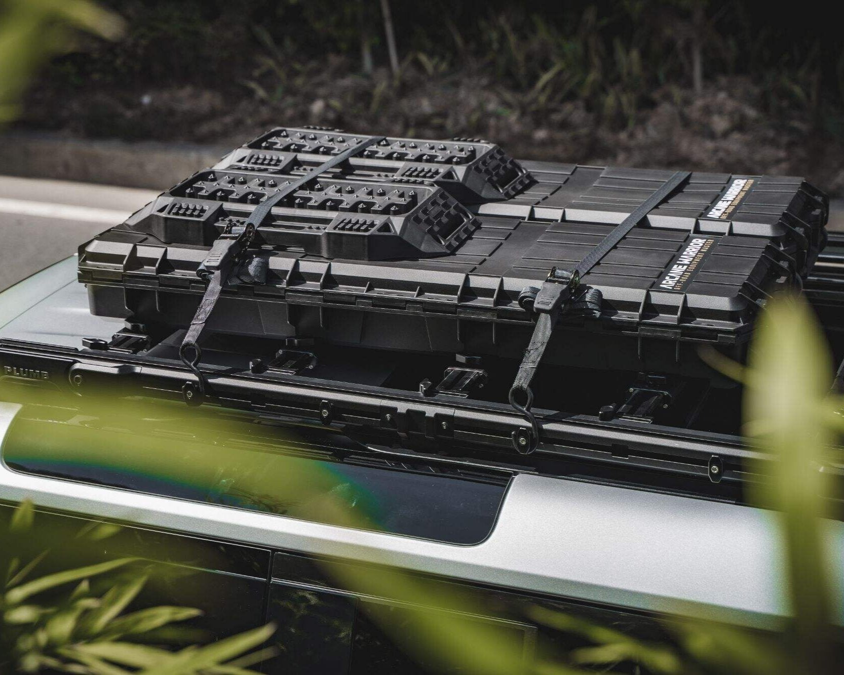 2020-2025 Land Rover Defender 110 PLUMB M-One Series Sliding Roof Rack – Aluminum-Magnesium Alloy Cargo Rack